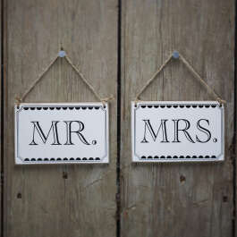 Vintage Affair – Mr & Mrs Chair Signs