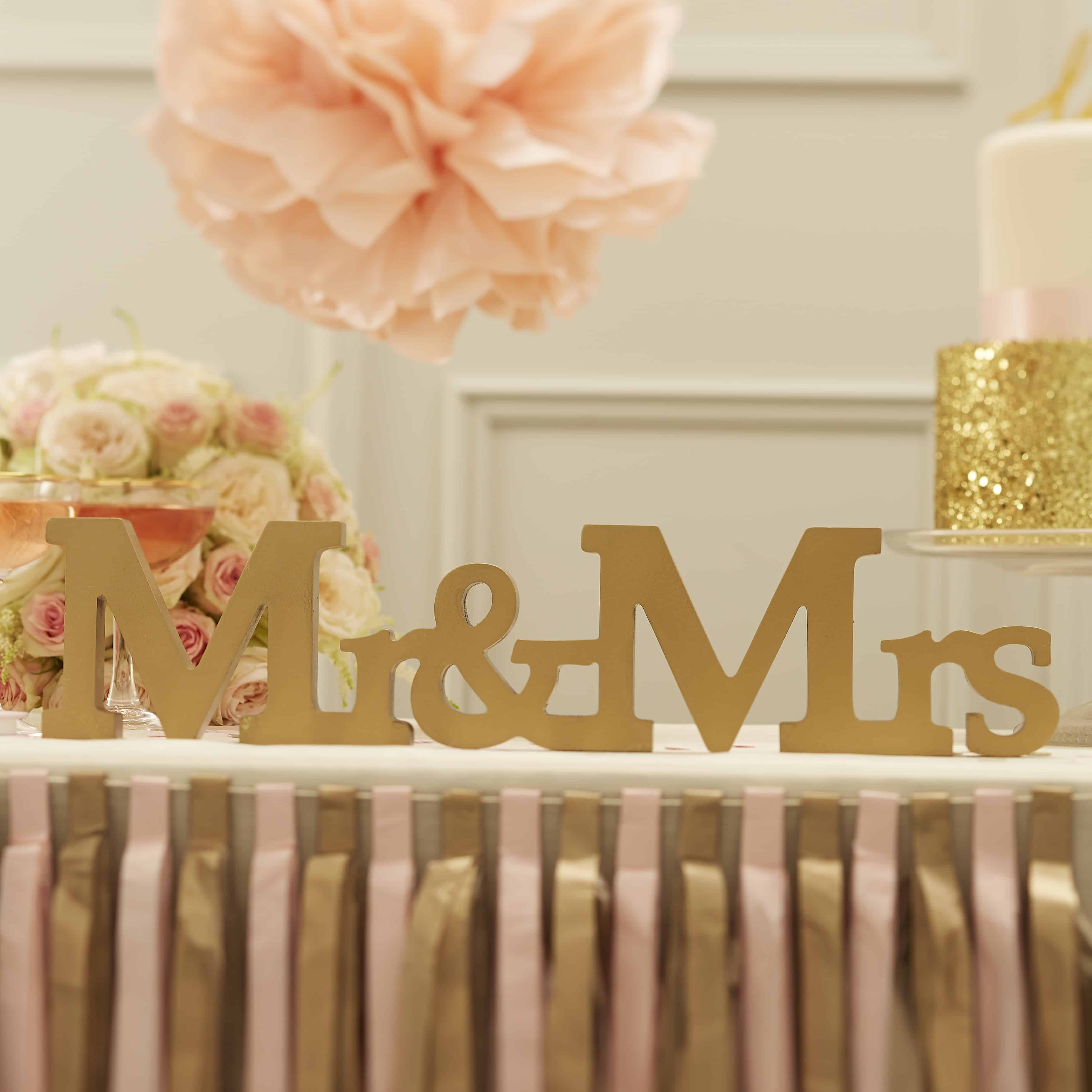 Mr & Mrs Wooden Sign – Gold